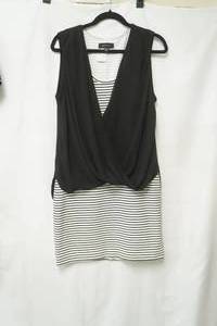 lot 722 image: Karen Kane Sleeveless BlackWhite dress size M