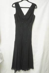 lot 729 image: Jones New York Black Sequined dress size 12