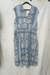 lot 756 image: Old Navy Blue Print Dress Long style,size xl
