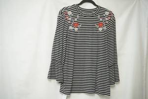 lot 777 image: Loft striped top size M