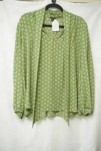 lot 793 image: Anne Taylor Green printed blouse size xl