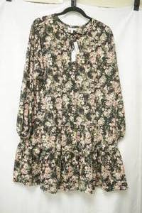 lot 816 image: NWT Maurices floral dress size 1x