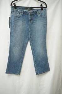 lot 825 image: NWT Mossimo crop Size 12