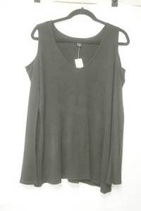 lot 848 image: NWT Dress barn  Roz & Ali knit open shoulder top size L