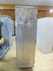 lot 29 image: McGlynn Aluminum Bakery Cabinet
