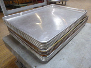 lot 56 image: 13 Full Size Sheet Pans