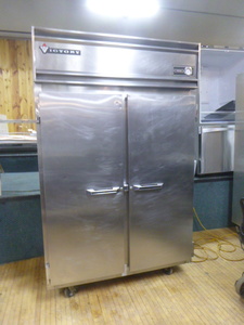 lot 7 image: Victory 2-Door Freezer