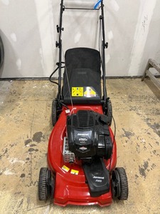 lot 16 image: Jonsered L2621 Walk-Behind Lawn Mower - Briggs & Stratton 676EXi 163cc OHV, FWD