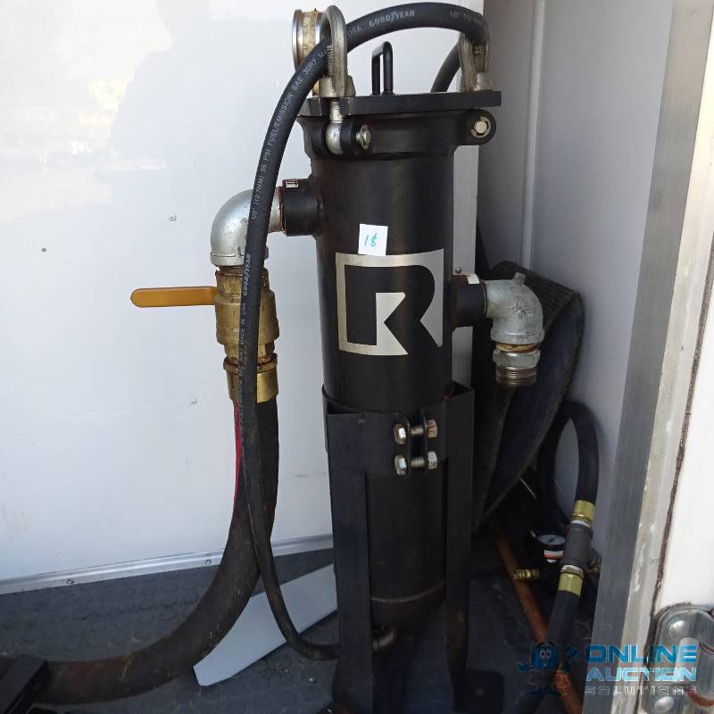 lot 18 image: Fuel filter