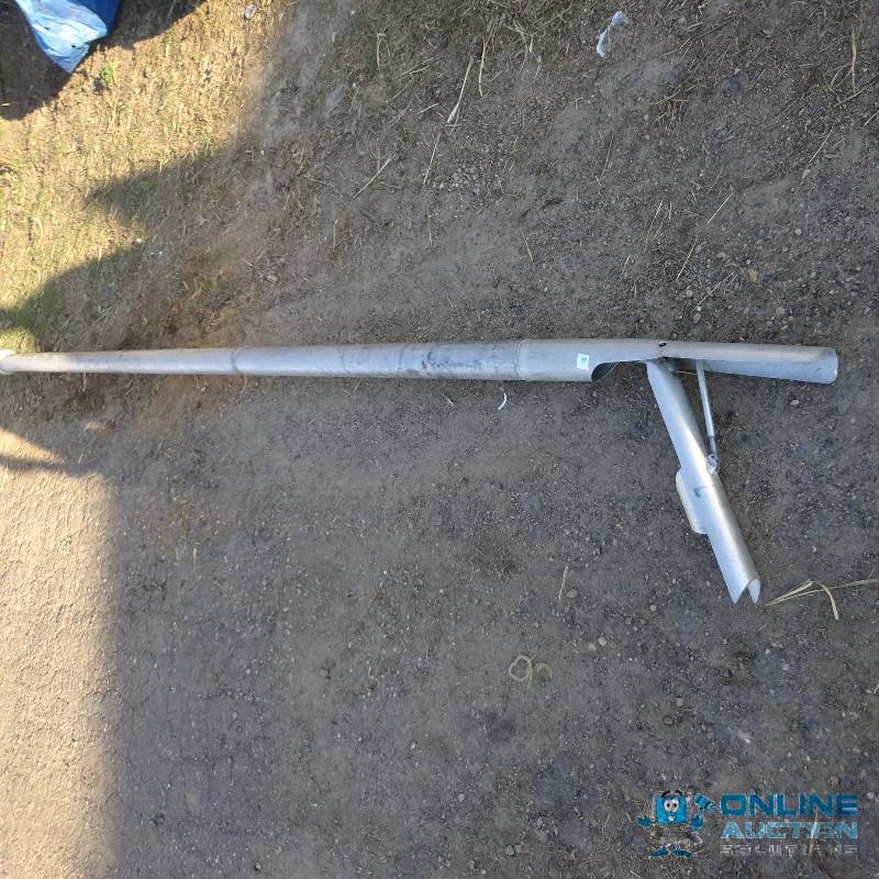 lot 35 image: Aluminum Hose guide