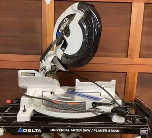 Delta 12" Compound Laser Miter Saw Model 36-322L and Delta Universal Miter Sw Stand Model 36-136
