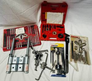 lot 98 image: Automotive Puller Bundle
