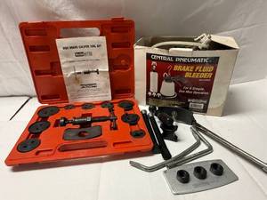 lot 100 image: Automotive Brake Service Bundle