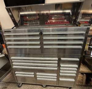 lot 1 image: Steel Glide Tool Chest with 23 Drawers and Top Chest Model CPTC5623K0M0S-5