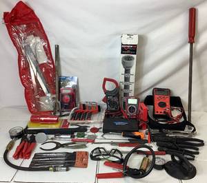 lot 125 image: Large Collection of Automotive Speciality Hand Tools