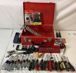 lot 129 image: Collection of Screwdrivers, Torx Drivers & Bits plus Nut Drivers