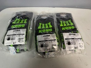 lot 25 image: New Iron Clad Waterproof Gloves Large (Qty 3)