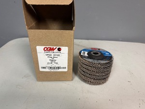 lot 28 image: CGW Abrasives Z# Regular Flap Disc 4 x 58 (Qty 6) NEW
