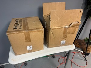 lot 49 image: 24 White Hairnets 2 boxes  100 each