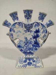 lot 9 image: Rare Delft Blue & White Tulip Vase