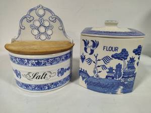 lot 29 image: Villeroy & Boch Salt Hanger & Unmarked Flour Canister