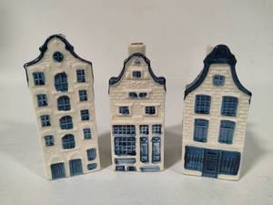lot 52 image: Blue Delfts Houses Made for Rynbende