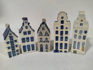 lot 55 image: Blue Delfts & Assorted Houses