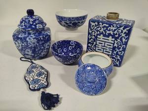 lot 61 image: Asst Blue & White Decor Pieces
