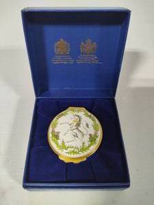 lot 64 image: Halcyon Days Enamels Trinket Box