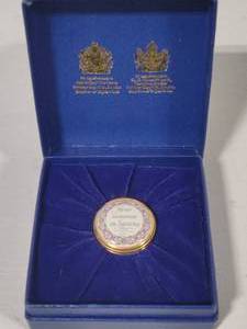 lot 66 image: Halcyon Days Enamels Trinket Box