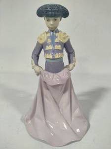 lot 103 image: Lladro Young Torero #6438