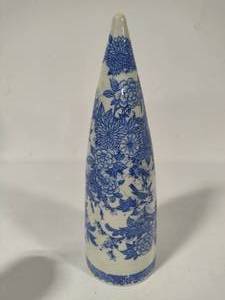 lot 74 image: Blue & White Porcelain Wall Pocket