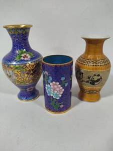 lot 92 image: Cloisonne Vase & Decor Pieces