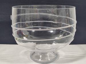 lot 108 image: Signed Juliska 2003 Amalia 10 Footed Bowl