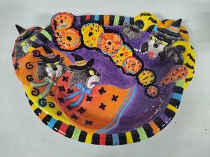 lot 114 image: Fitz & Floyd Large Kitty Witches Candy Dish