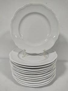 lot 138 image: Williams Sonoma Baroque Dinner Plates (12)