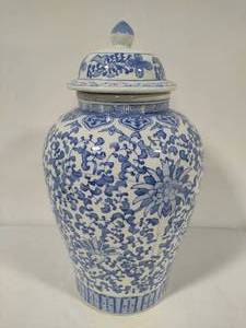 lot 161 image: XL Blue & White Temple Jar wLid