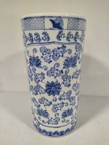 lot 163 image: XL Blue & White Floor Vase