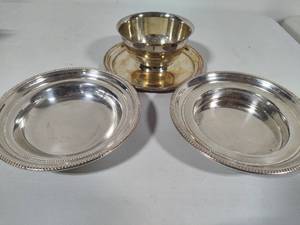 lot 194 image: Towle Silver Plated Gravy Bowl & Two Side Bowls