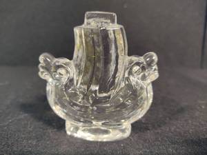 lot 215 image: Lindshammer Glass Crystal Viking Ship