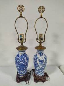 lot 182 image: Pair of Blue & White Side Table Lamps wWood Base