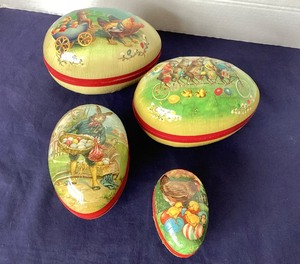 lot 3 image: Group of Vintage German Paper Mache Easter Egg Candy Containers