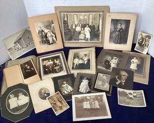 lot 30 image: Group of Antique and Vintage Photographs