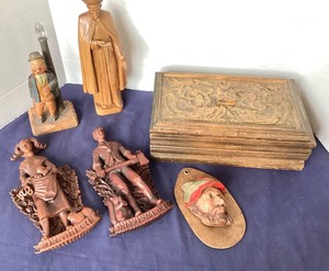 lot 39 image: Group of Vintage Carved Woodenwares