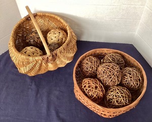 lot 42 image: Vintage Baskets and Decorative Woven Balls