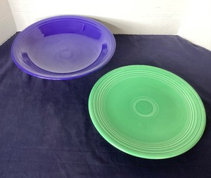 lot 56 image: Pair of Fiestaware Service Pieces