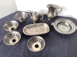 lot 82 image: Group of Vintage Hotel Silver