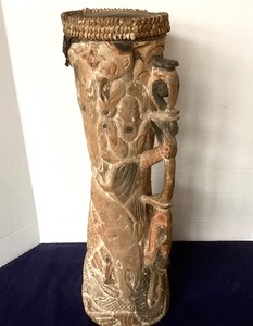 lot 139 image: Carved Vintage Papua New Guinea Drum