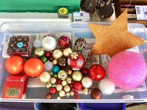 lot 183 image: Large Group of Assorted Christmas Ornaments #1