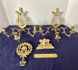 lot 194 image: Group of Assorted Brass